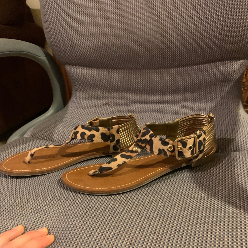Target Mossimo leopard flats - Picture 2 of 3